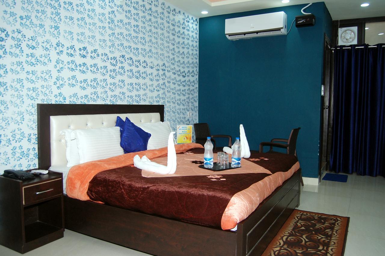 Hotel Devbhoomi Inn Rishikesh Ngoại thất bức ảnh