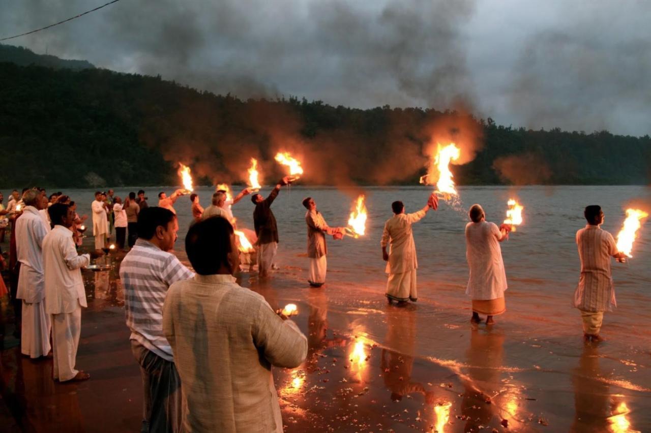 Hotel Devbhoomi Inn Rishikesh Ngoại thất bức ảnh